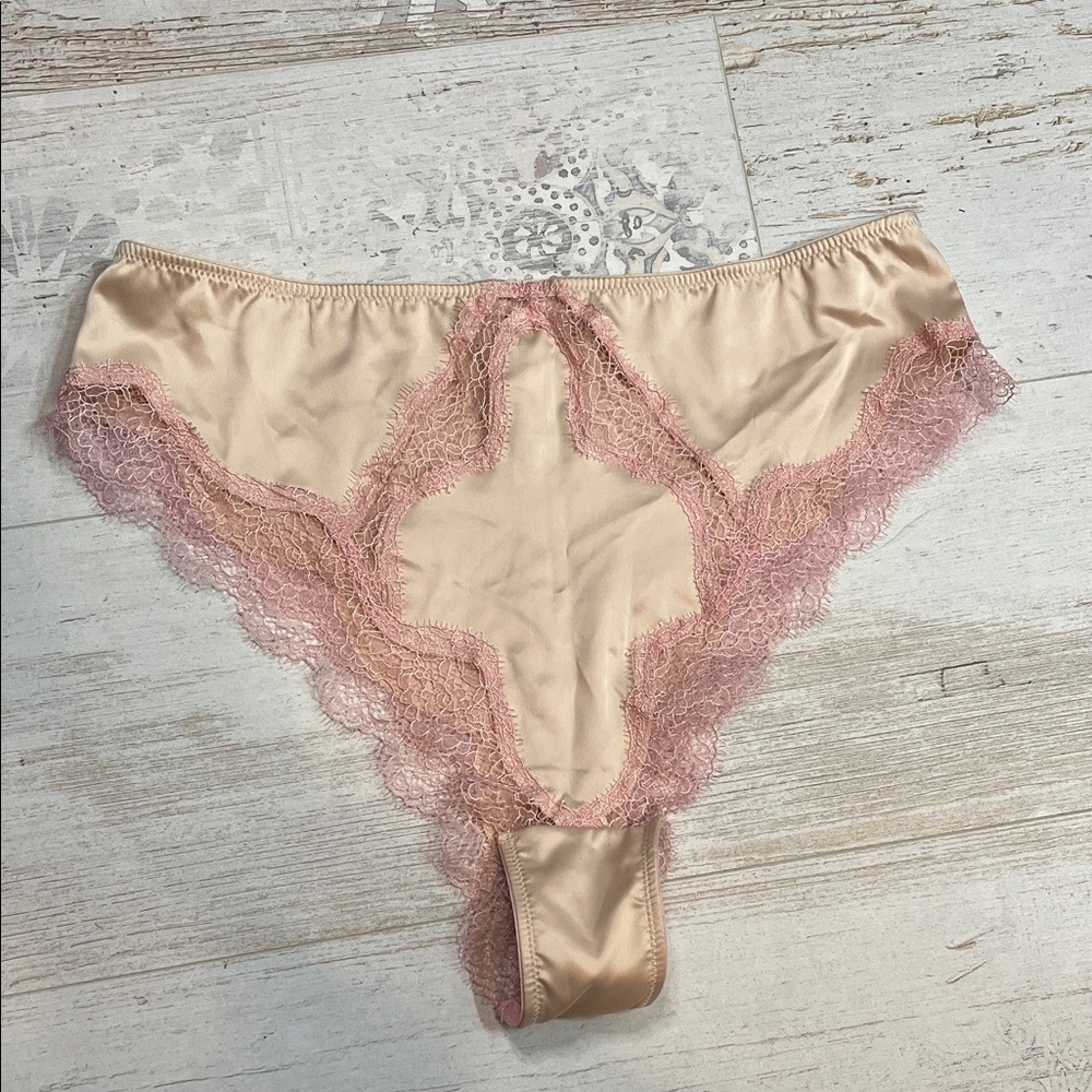 Victorias Secret Dream Angels Cream and Pink Lace Brazilian Panties Large